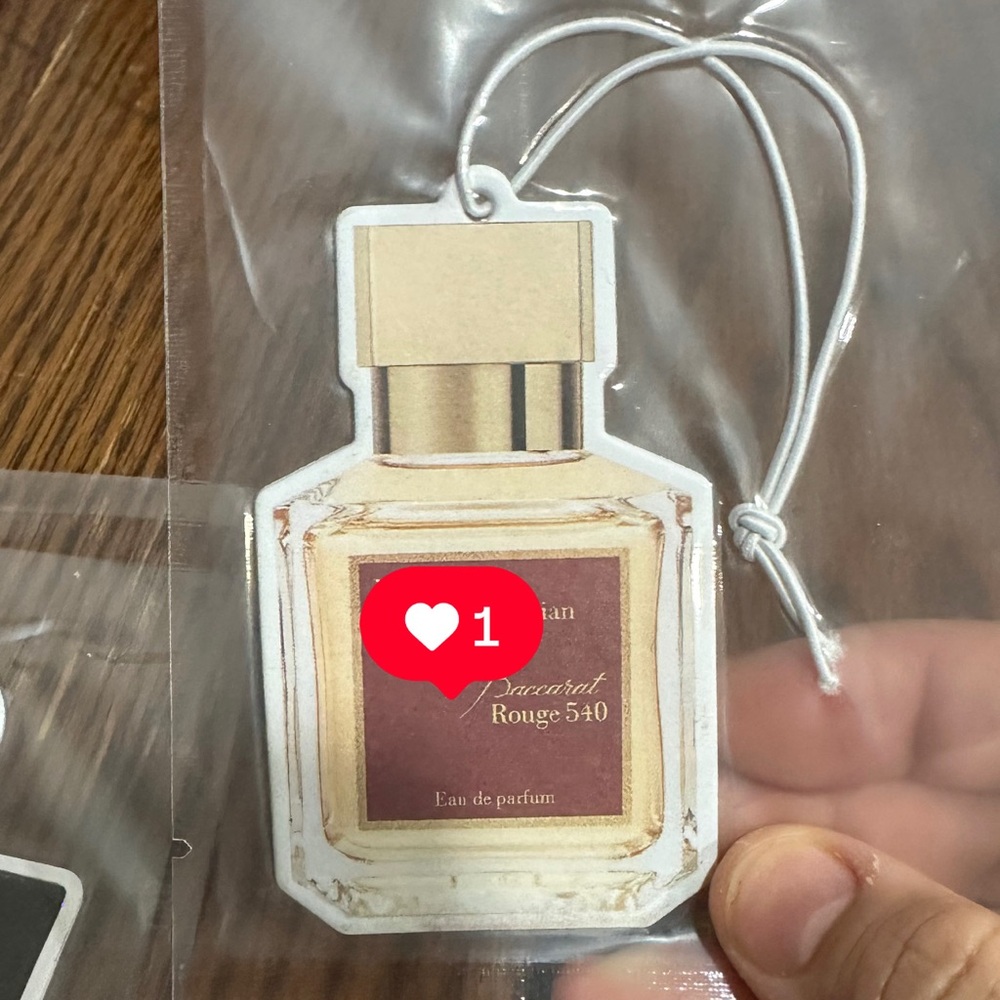 Set of 4 Luxury Car scent freshener - Picture 5 of 6